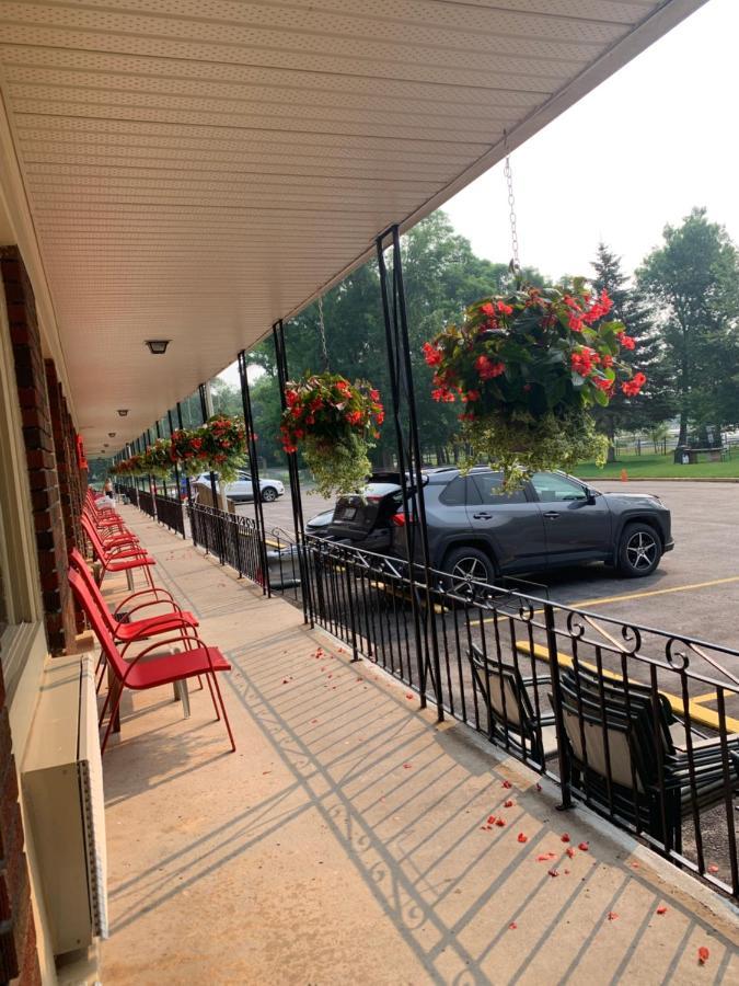 Park Place Motel & Suites Tweed 외부 사진