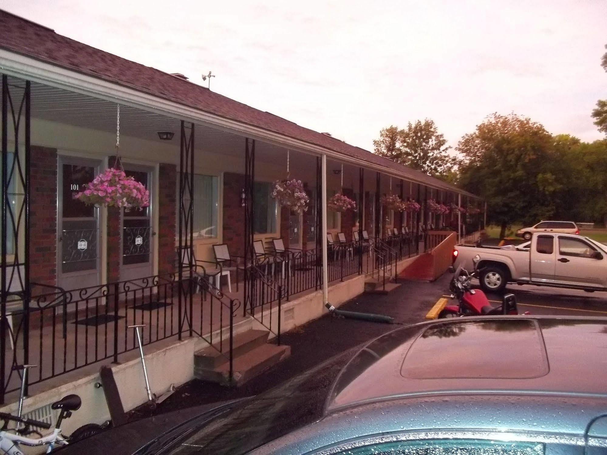 Park Place Motel & Suites Tweed 외부 사진